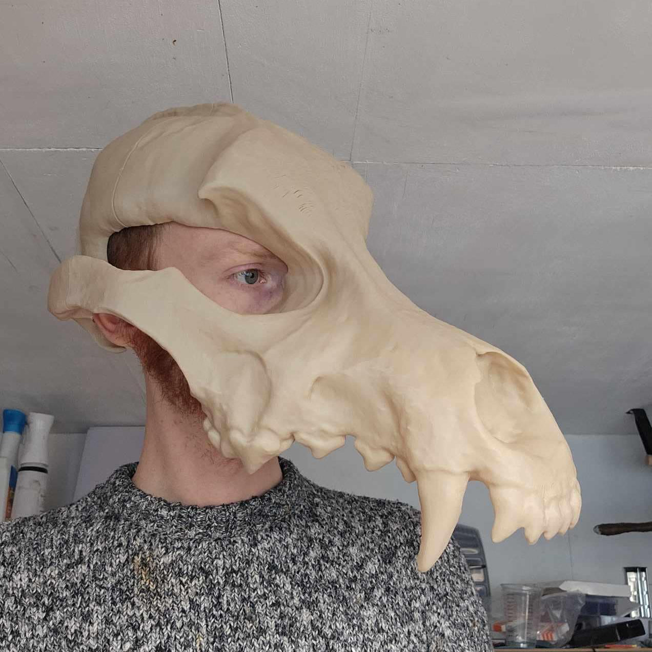 Wearable Wolf Skull Mask - Lightweight & Accurate - Moving Jaw