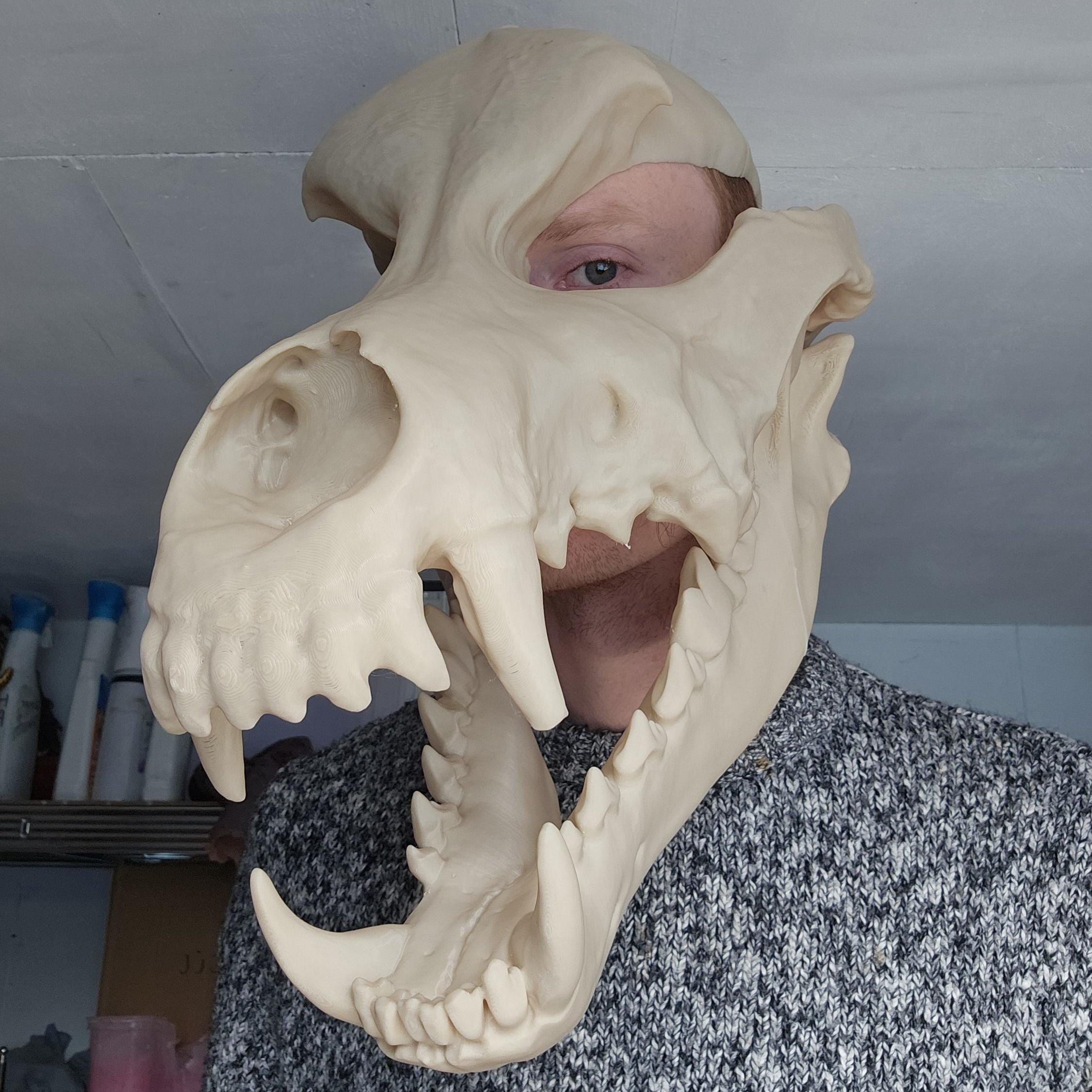 Wearable Wolf Skull Mask - Lightweight & Accurate - Moving Jaw